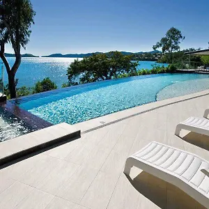 Shorelines Apartment